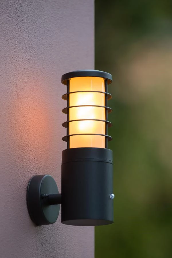 Lucide SOLID - Wandlamp Buiten - Ø 9 cm - 1xE27 - IP54 - Antraciet - sfeer 2